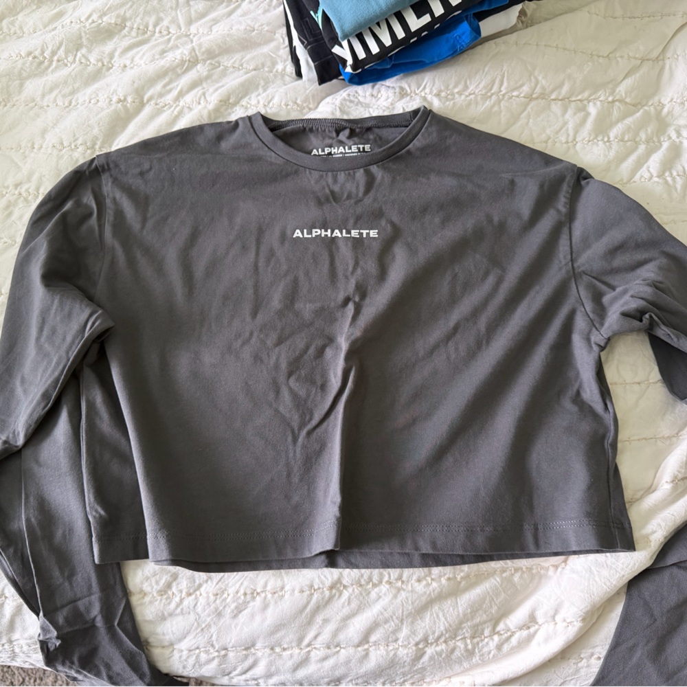 Alphalete top